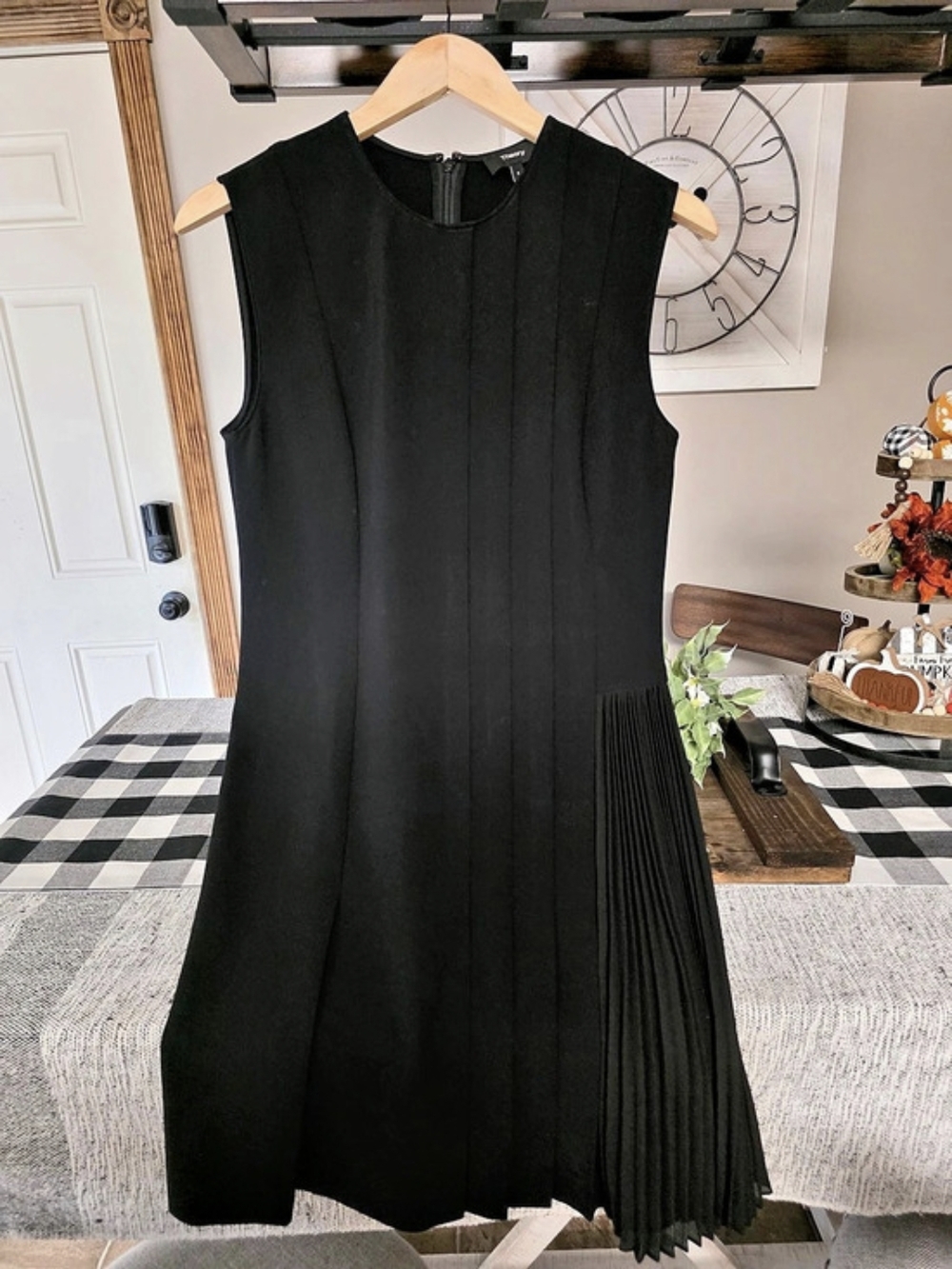 Theory Pleated Day Dress Pleated Midi Dress in Black Size 4 Like New